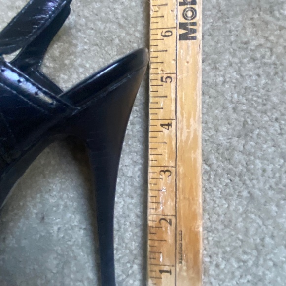 Eva & Zoe Black Leather T-Strap Shoes, Size 8 - Picture 10 of 12